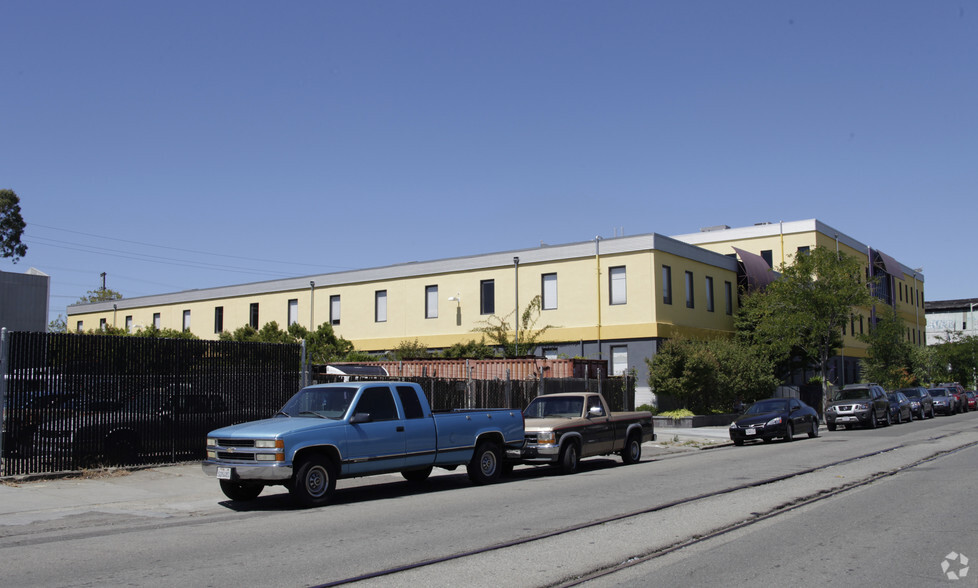 2320 Blanding Ave, Alameda, CA for lease - Building Photo - Image 2 of 4