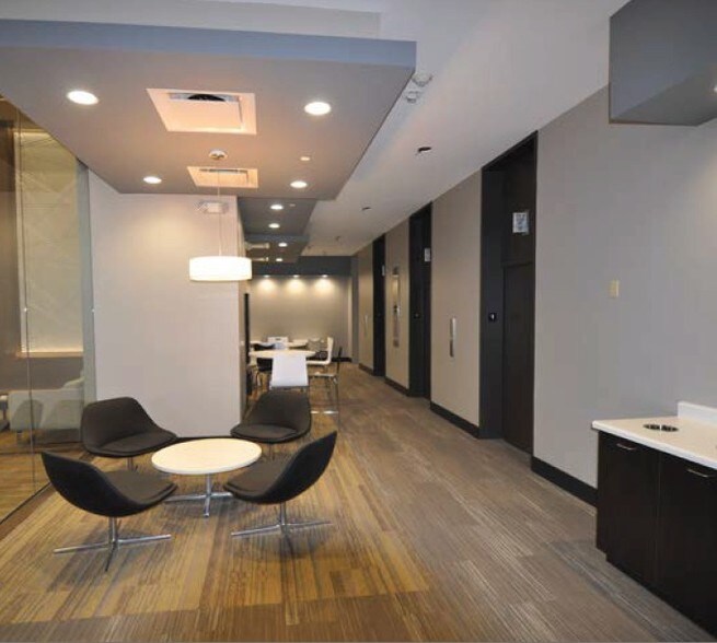 731 N Jackson St, Milwaukee, WI for lease - Interior Photo - Image 2 of 6