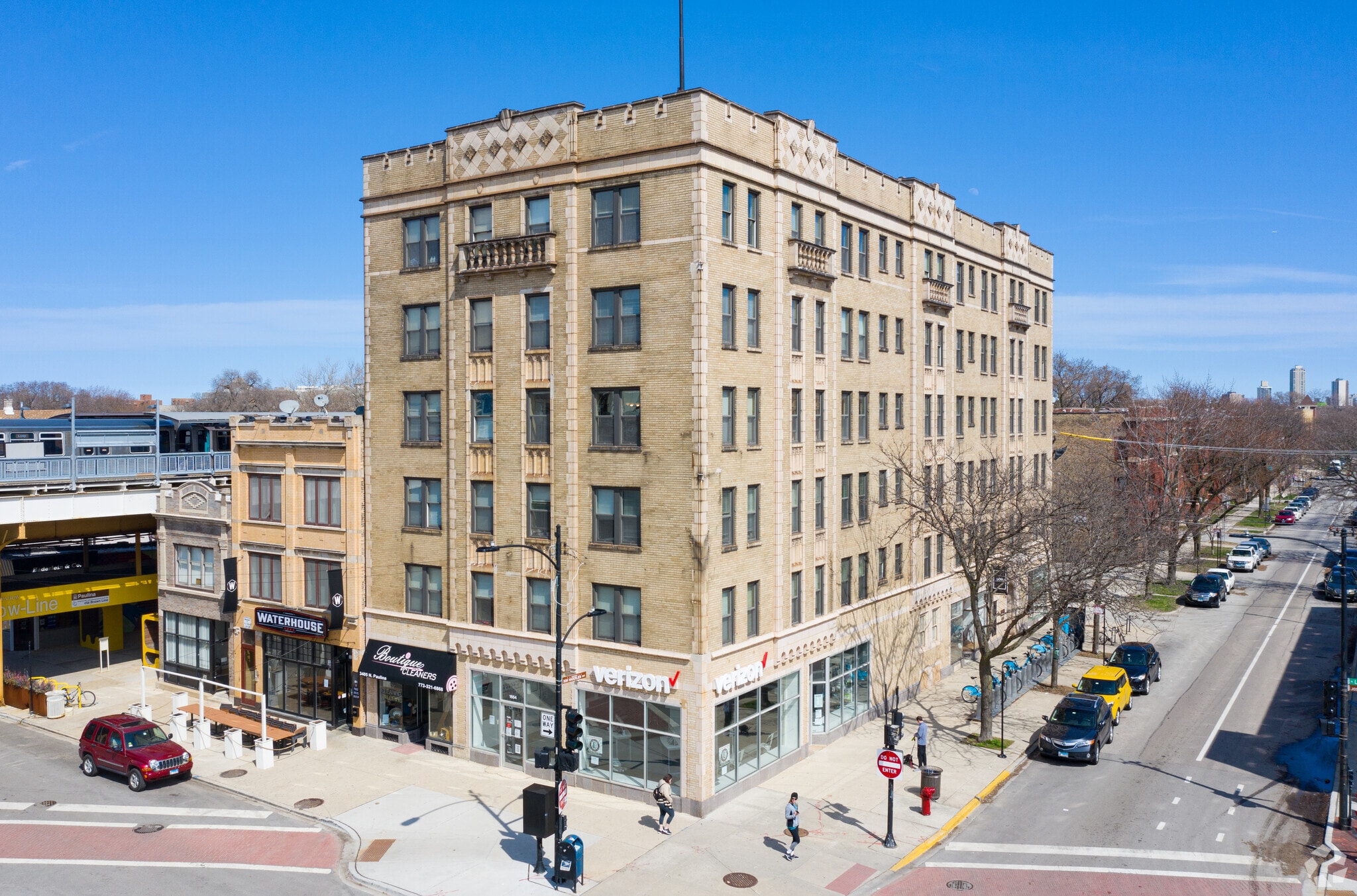 1650 W Roscoe St, Chicago, IL for lease Primary Photo- Image 1 of 5