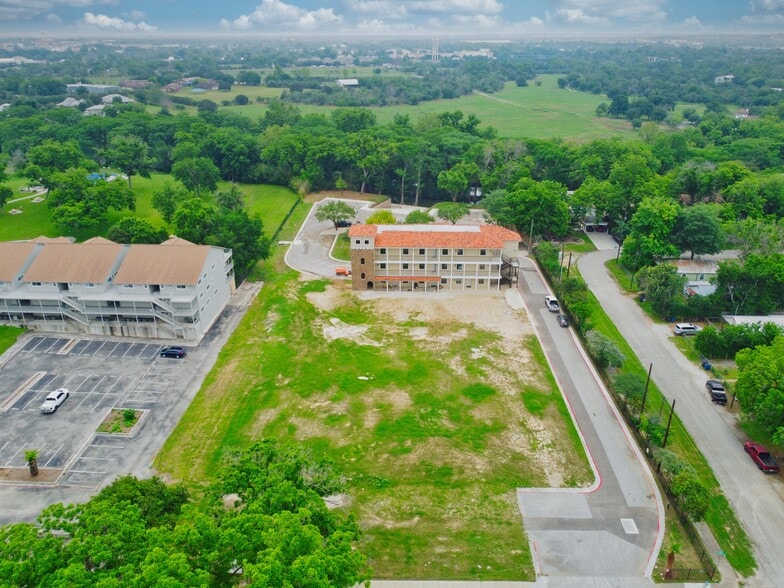 640 E Mather St, New Braunfels, TX for sale - Aerial - Image 3 of 30