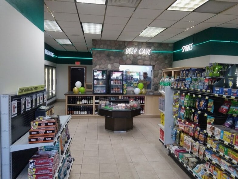 101 W Hill St, Thorp, WI for lease - Building Photo - Image 3 of 11