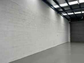 202-204 Governor Rd, Braeside for lease Interior Photo- Image 2 of 8