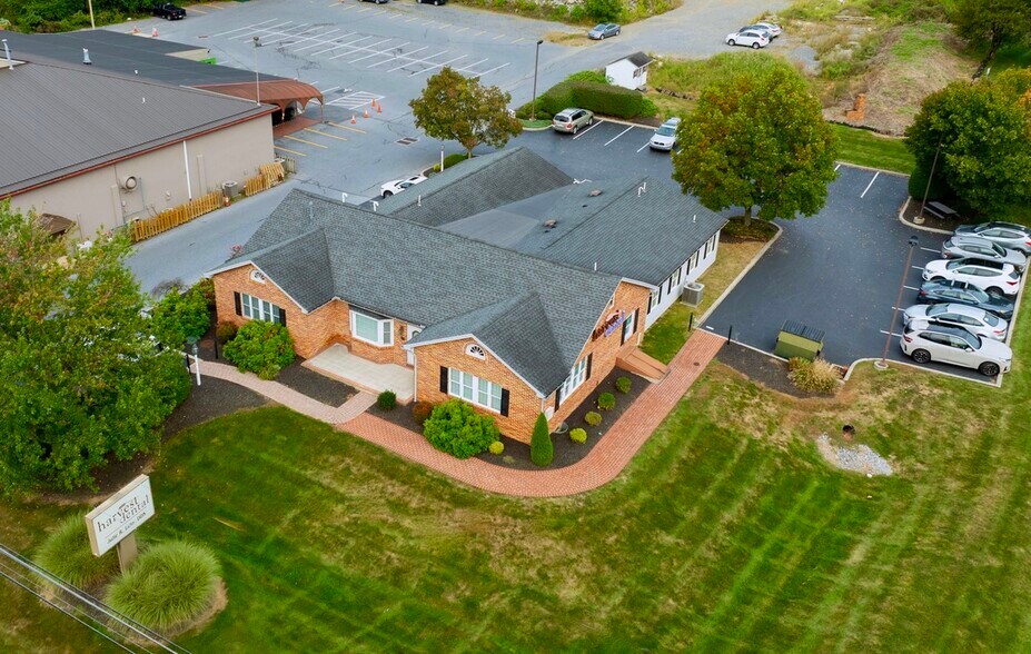 250 N Reading Rd, Ephrata, PA à vendre - Photo du bâtiment - Image 1 de 25