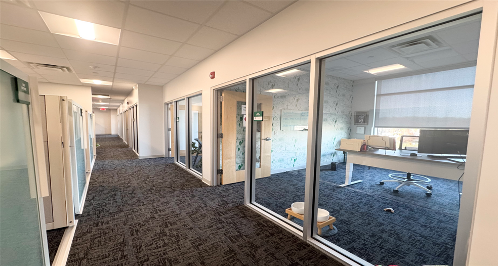 261 US Route 1, Falmouth, ME for lease - Building Photo - Image 2 of 8