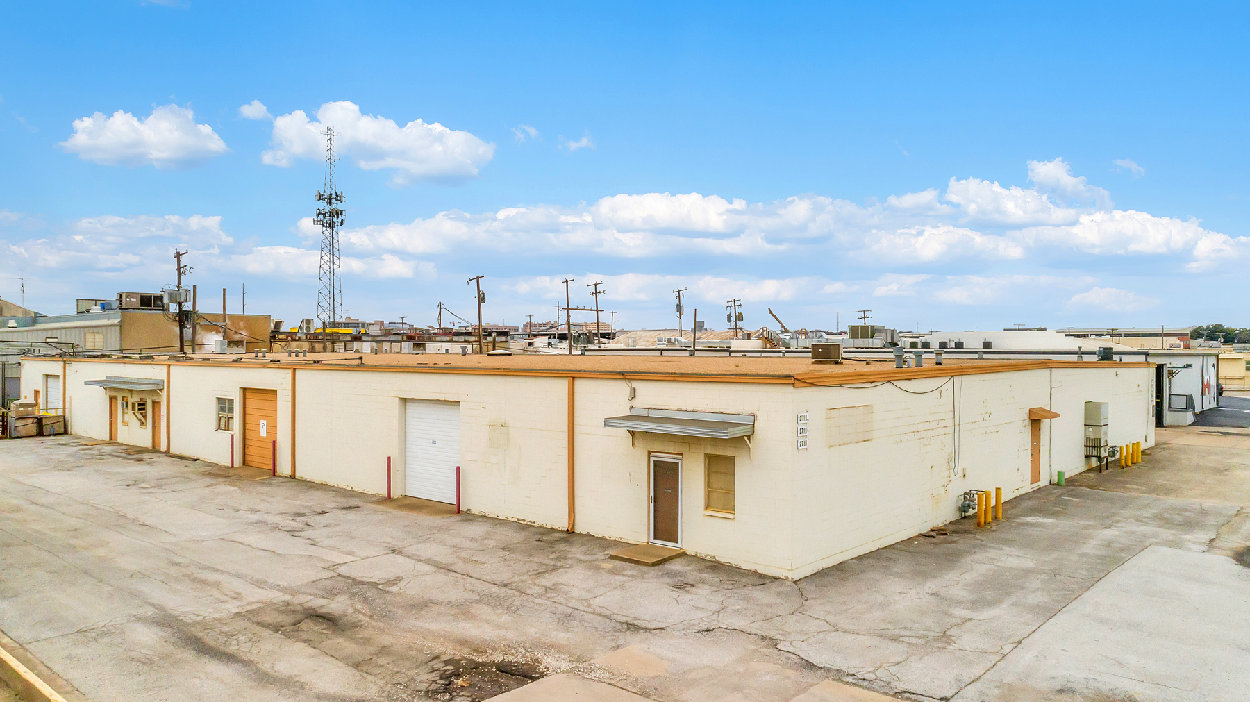 2711-2725 Cullen St, Fort Worth, TX for lease Building Photo- Image 1 of 17