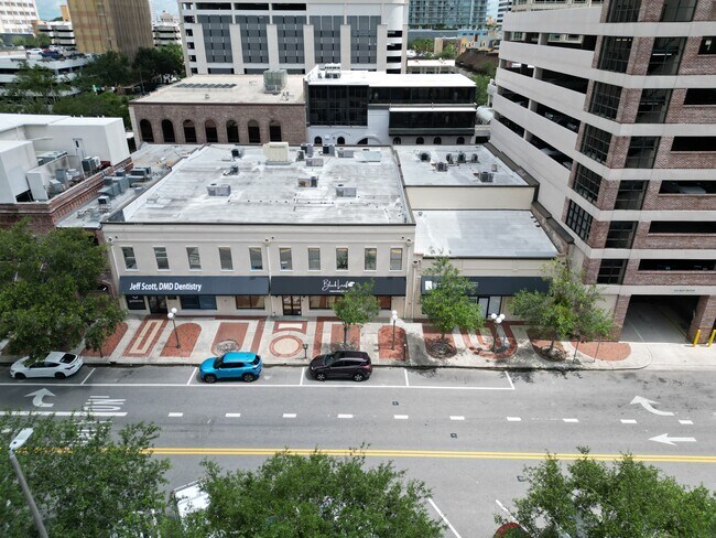 Plus de détails pour 235-239 2nd Ave S, St, Saint Petersburg, FL - Commerce de détail à vendre
