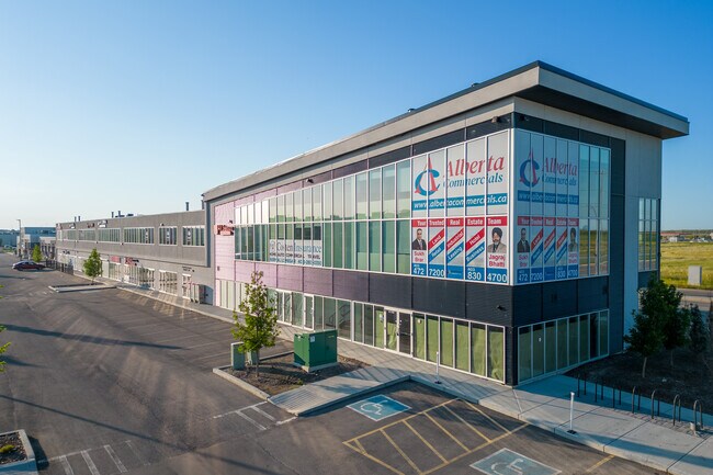 Plus de détails pour 3730 108 Ave NE, Calgary, AB - Commerce de détail à vendre