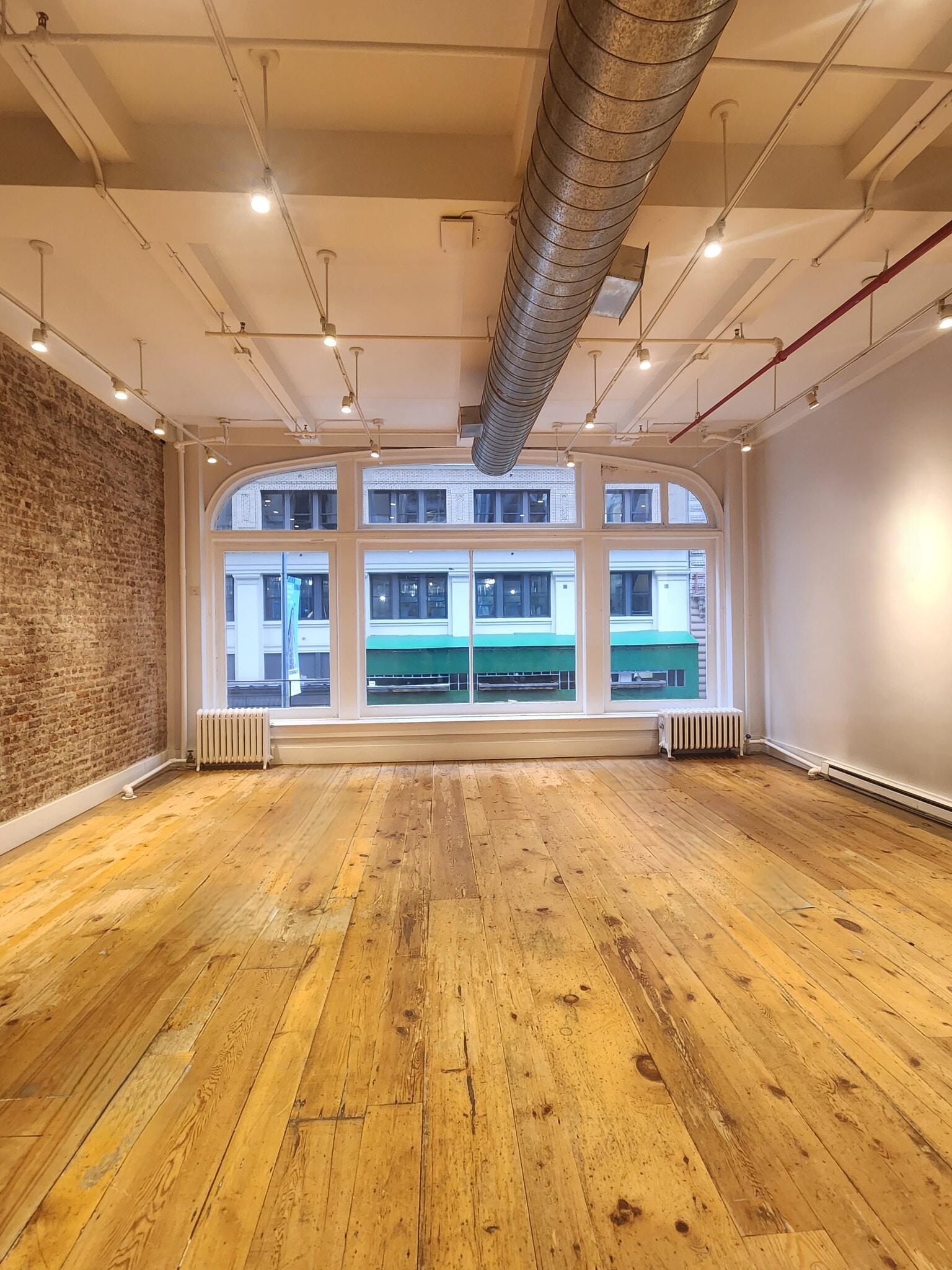 11 W 25th St, New York, NY for lease Interior Photo- Image 1 of 5