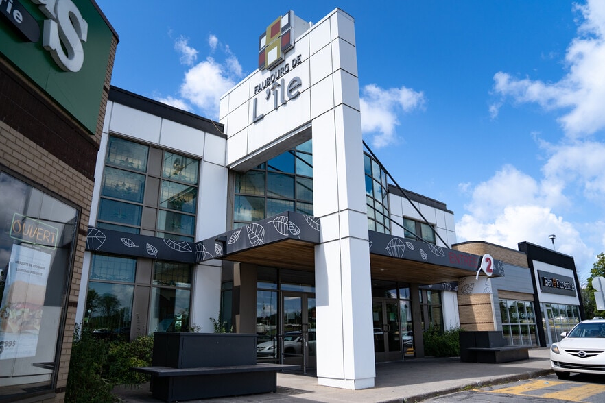 101 Boul Cardinal-Léger, Pincourt, QC for lease - Building Photo - Image 2 of 10