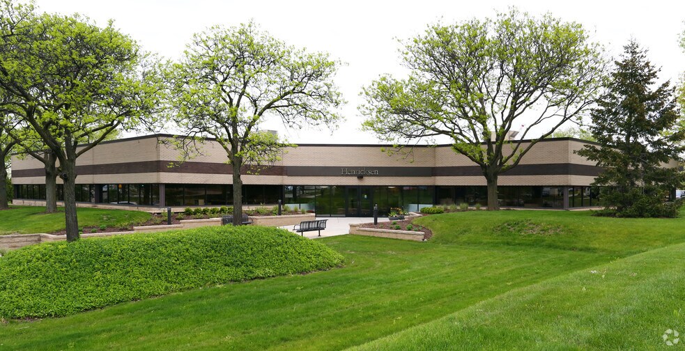 1101 W Thorndale Ave, Itasca, IL à vendre - Photo du bâtiment - Image 3 de 9