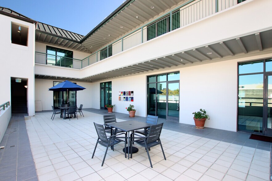 1205-106 Pacific Ave, Santa Cruz, CA à louer - Photo du bâtiment - Image 2 de 6