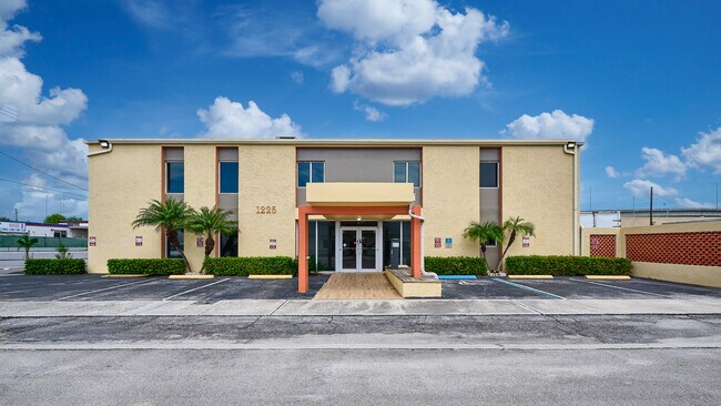 Plus de détails pour 1225 Omar Rd, West Palm Beach, FL - Bureau à louer