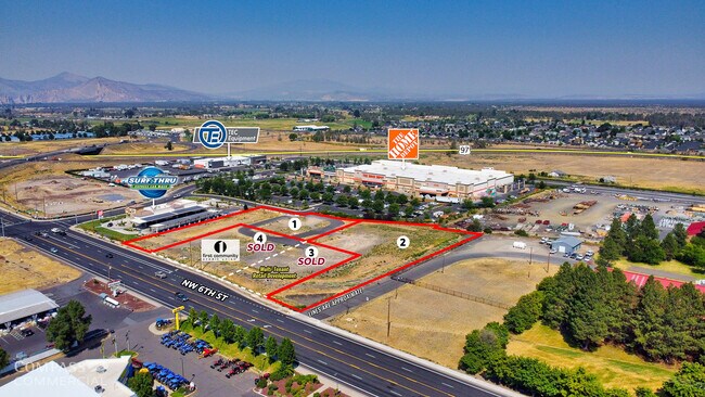 Plus de détails pour NW 4th St, Redmond, OR - Terrain à vendre