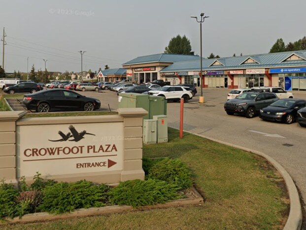 21 Crowfoot Rise NW, Calgary, AB à vendre Photo du bâtiment- Image 1 de 1