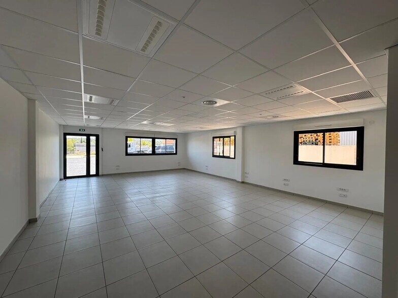 Flex dans Gardanne à louer - Photo du bâtiment - Image 2 de 4