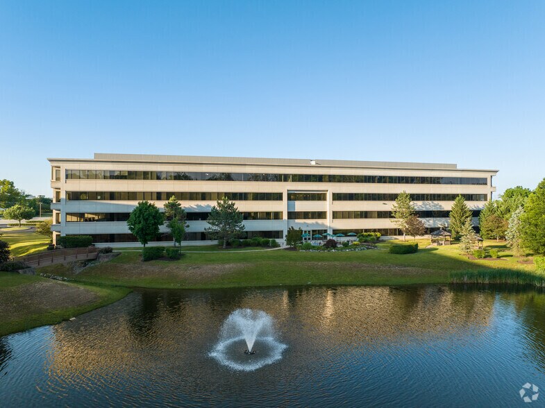 2201 Renaissance Blvd, King Of Prussia, PA à louer - Photo du bâtiment - Image 3 de 22