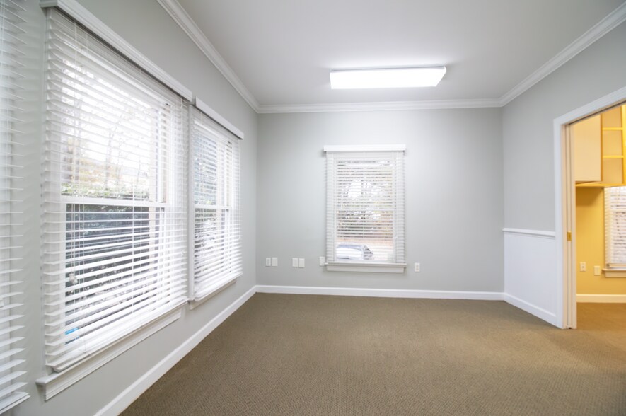 111 Windel Dr, Raleigh, NC à louer - Photo du bâtiment - Image 2 de 4