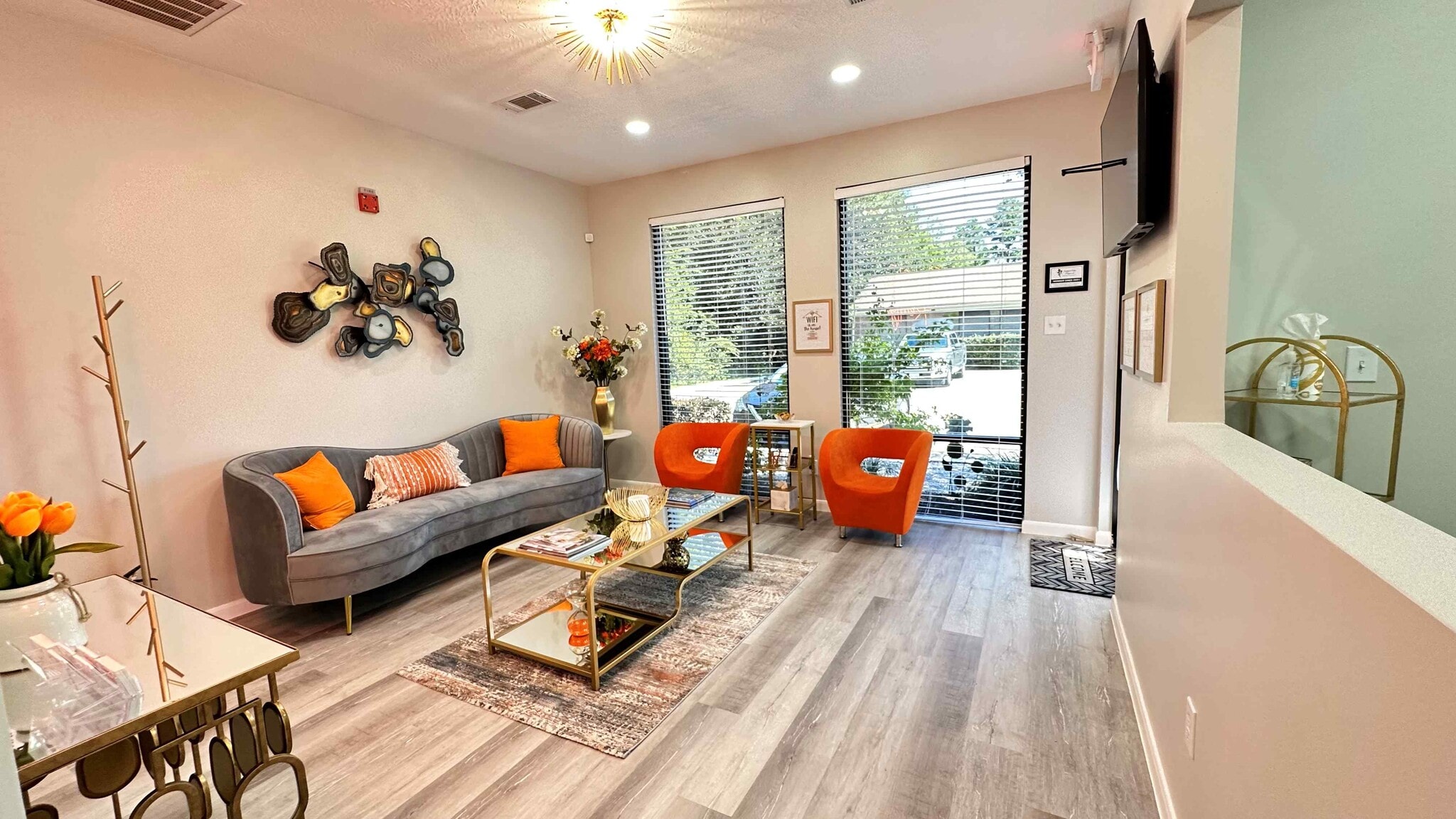 618 W Main St, League City, TX for lease Interior Photo- Image 1 of 11