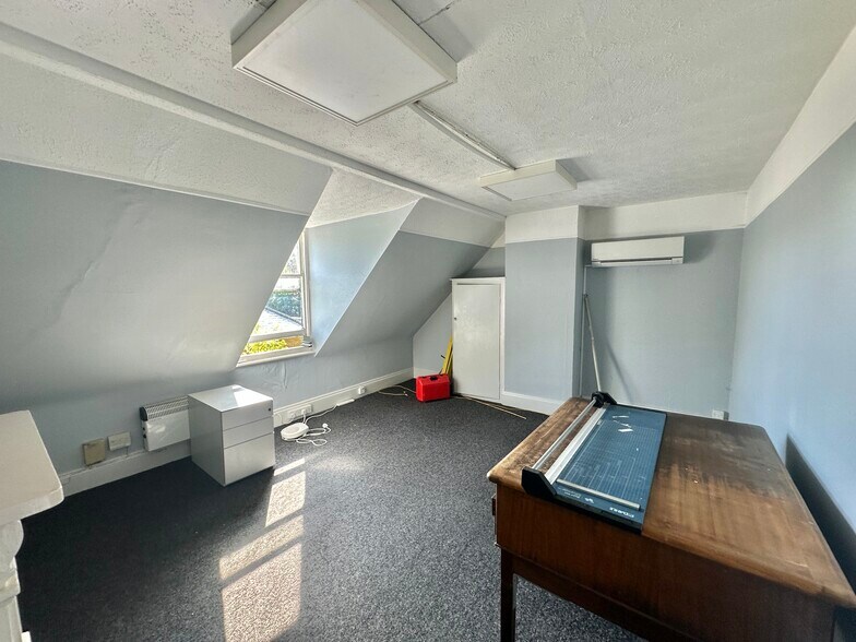 4 Dean Park Cres, Bournemouth à louer - Photo du bâtiment - Image 3 de 3