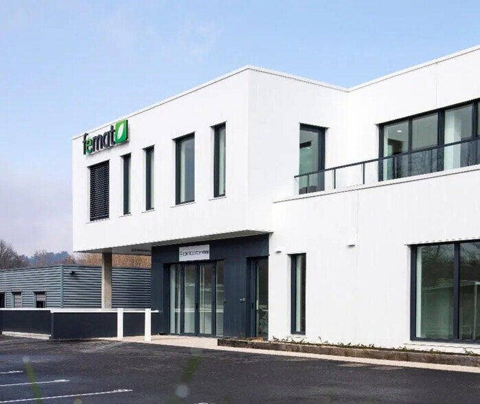 14 Chemin Des Hirondelles, Dardilly à louer - Photo du bâtiment - Image 2 de 9