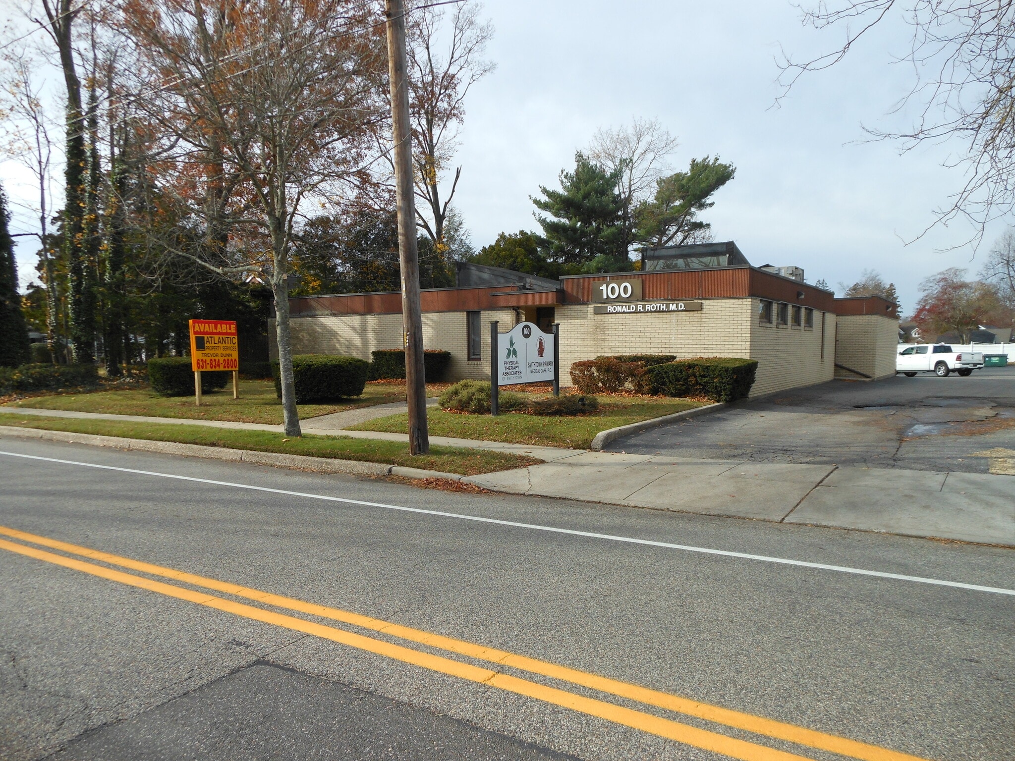 100 Maple Ave, Smithtown, NY for sale Primary Photo- Image 1 of 7