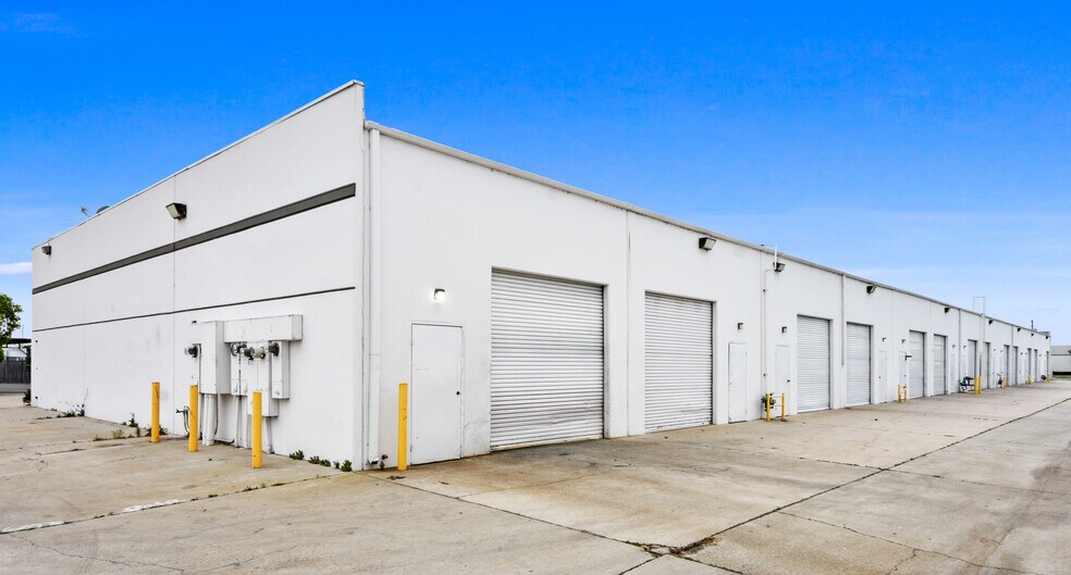 1188 N Grove St, Anaheim, CA à vendre - Photo du bâtiment - Image 3 de 6