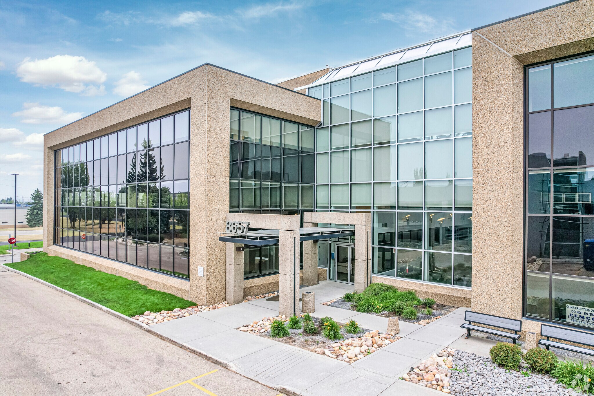 8657 51st Ave NW, Edmonton, AB for sale Building Photo- Image 1 of 1