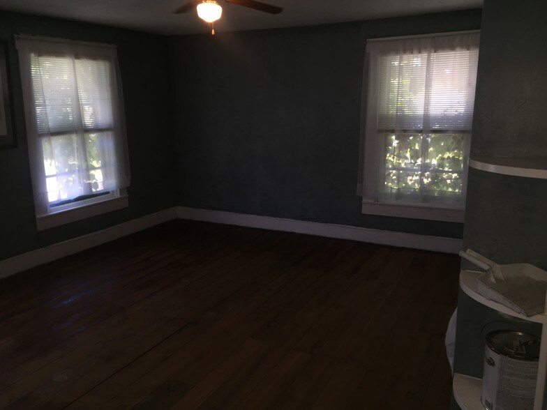 502 N Madison Ave, Greenwood, IN à vendre - Photo du bâtiment - Image 3 de 25