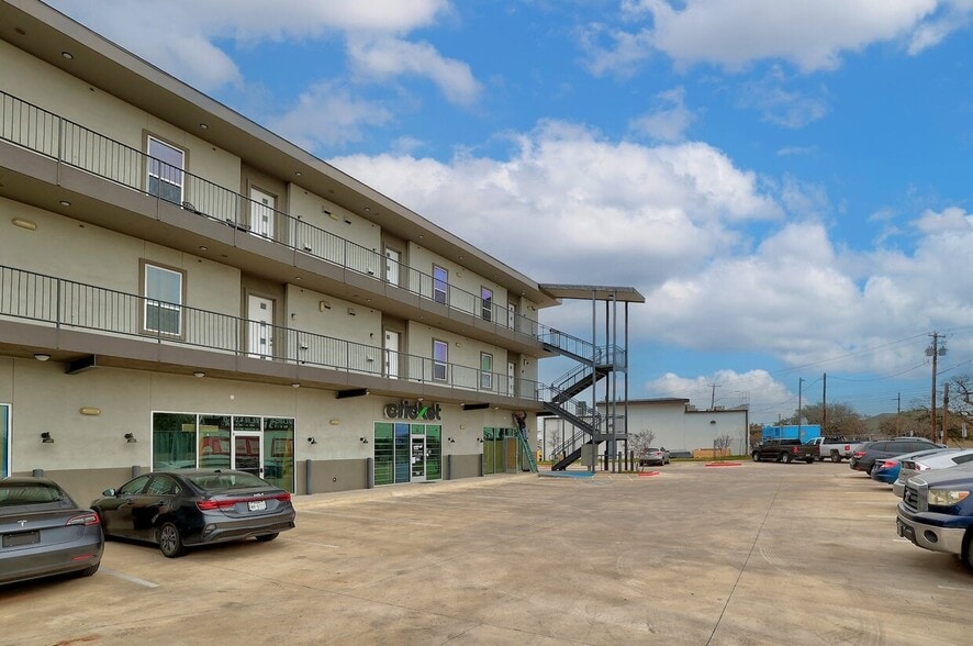 4507 E Martin Luther King Jr Blvd, Austin, TX à vendre - Photo du bâtiment - Image 3 de 10