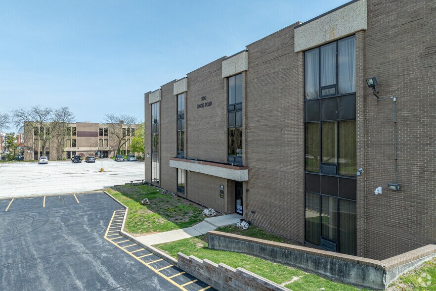 900 Ridge Rd, Homewood, IL à louer - Photo du bâtiment - Image 2 de 5