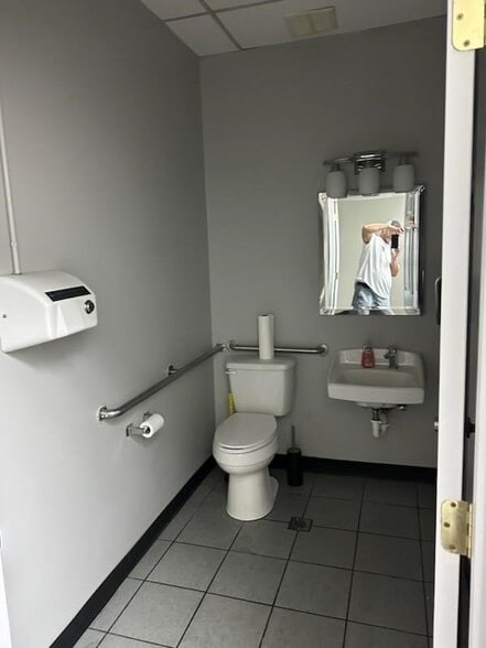 655-683 Jeffco Blvd, Arnold, MO à louer - Photo intérieure - Image 3 de 3