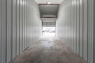 123-139 Ragland Rd, Jackson, TN for lease Interior Photo- Image 1 of 2