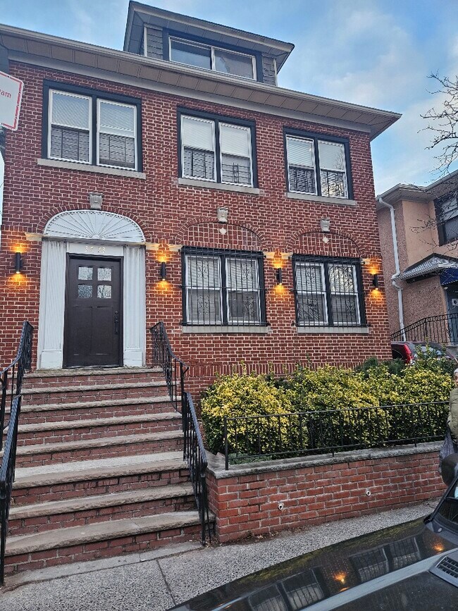 More details for 3733 75th St, Jackson Heights, NY - Multifamily for Sale