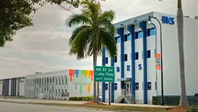 5465 NW 36th St, Miami Springs, FL for lease - Commercial Listing Video - Image 2 of 58
