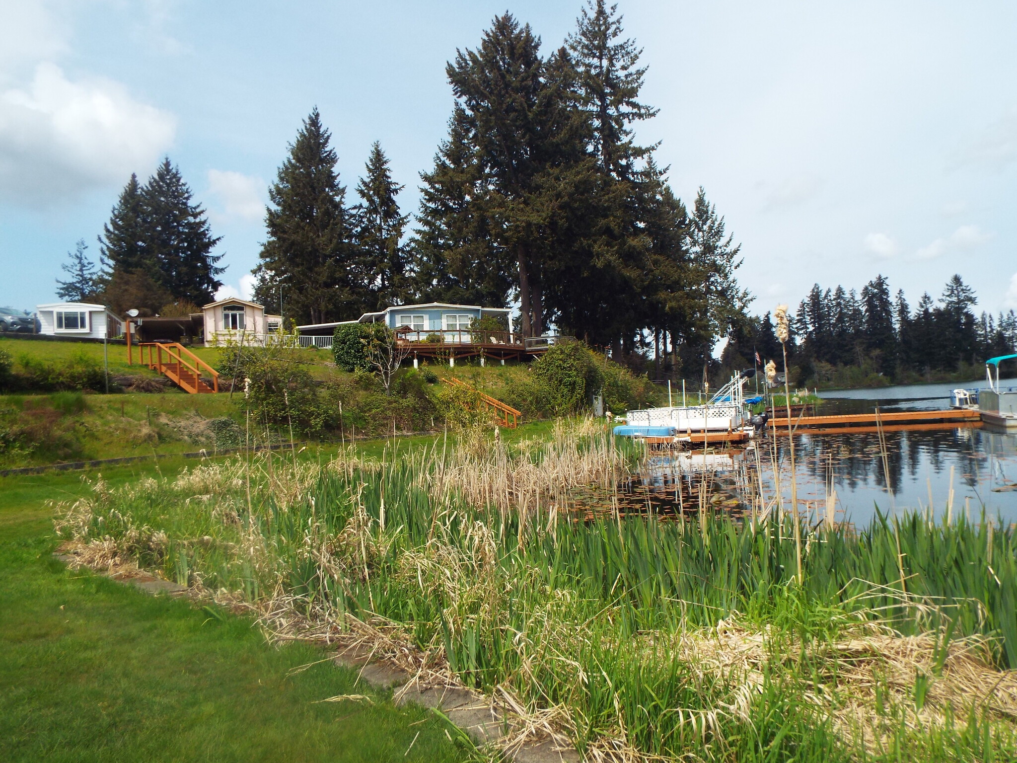 17103 Spanaway Loop Rd, Spanaway, WA à vendre Photo du bâtiment- Image 1 de 1