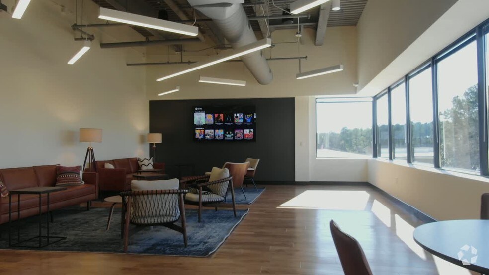 600 Park Offices Dr, Durham, NC à louer - Vidéo aérienne - Image 3 de 57