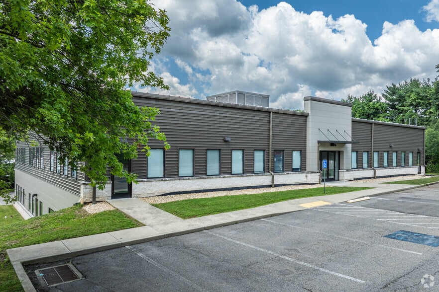 200 Business Center Dr, Pittsburgh, PA for lease - Building Photo - Image 2 of 8