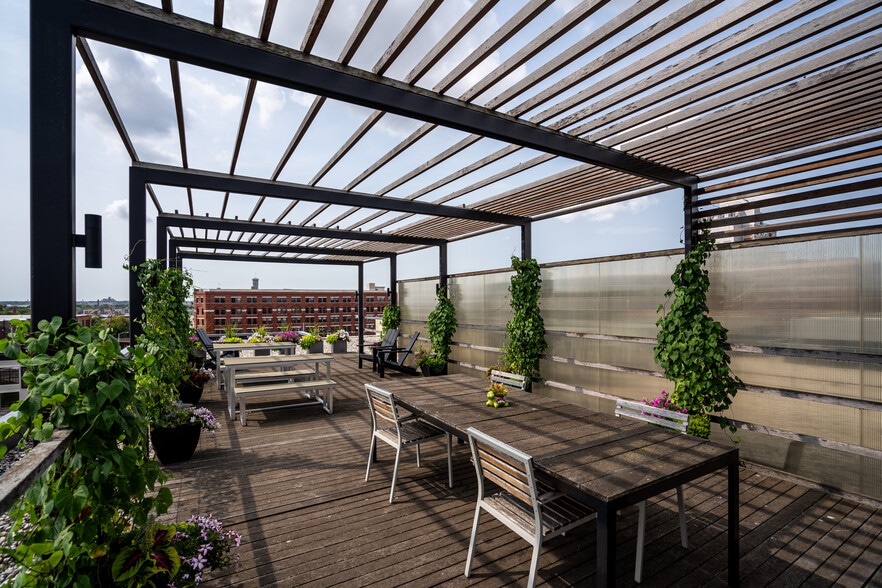 161 S 1st St, Milwaukee, WI à louer - Photo du bâtiment - Image 2 de 33