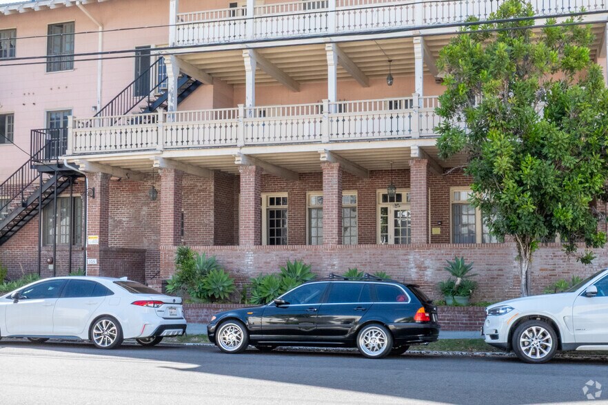 105 W Sola St, Santa Barbara, CA à vendre - Photo du bâtiment - Image 3 de 3