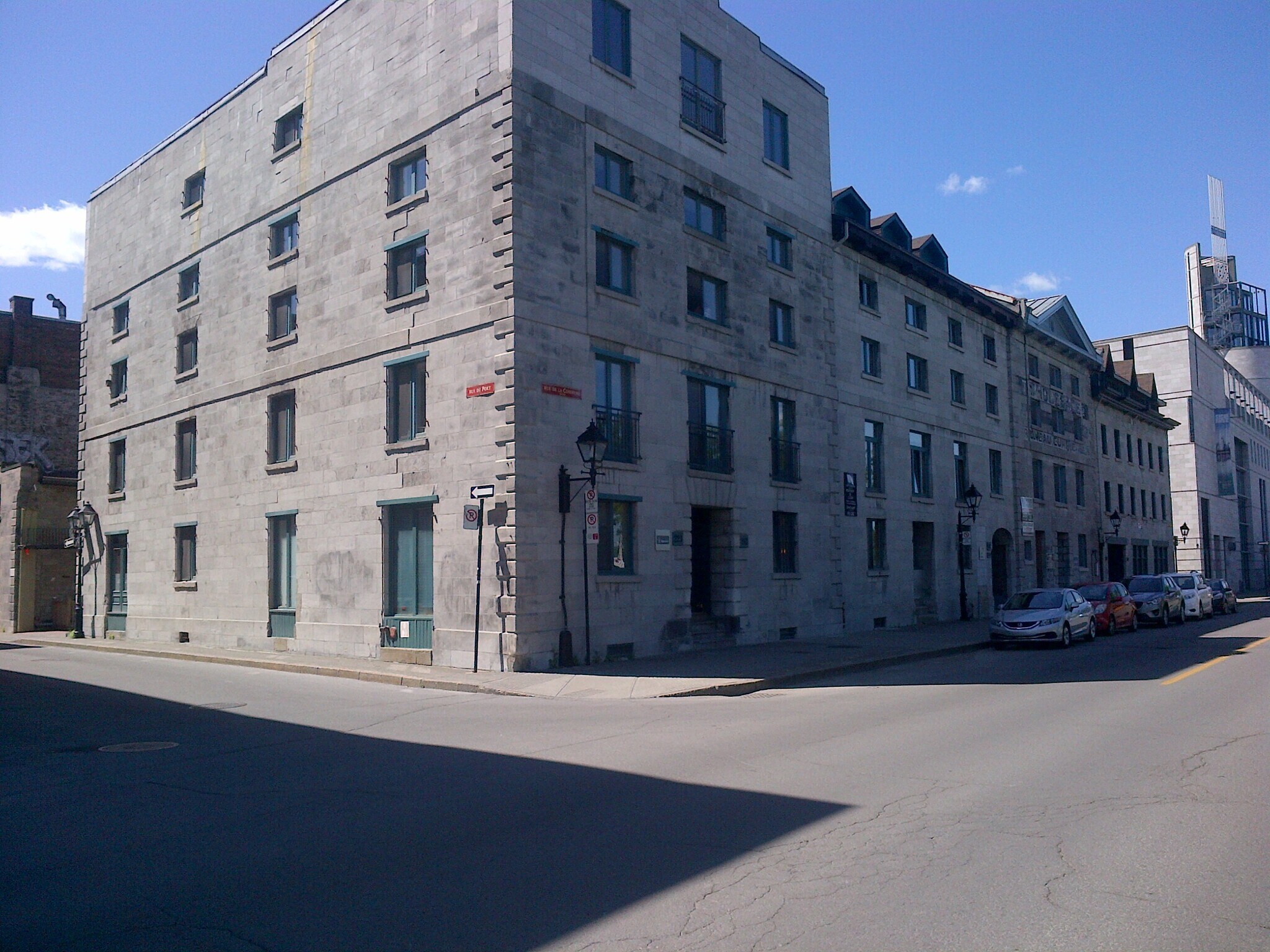 217-221 Rue De La Commune O, Montréal, QC for sale Building Photo- Image 1 of 1