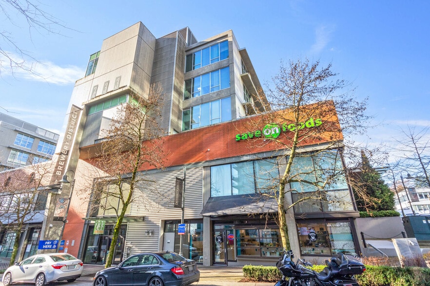 233 Nelson's Cres, New Westminster, BC à vendre - Photo principale - Image 1 de 10