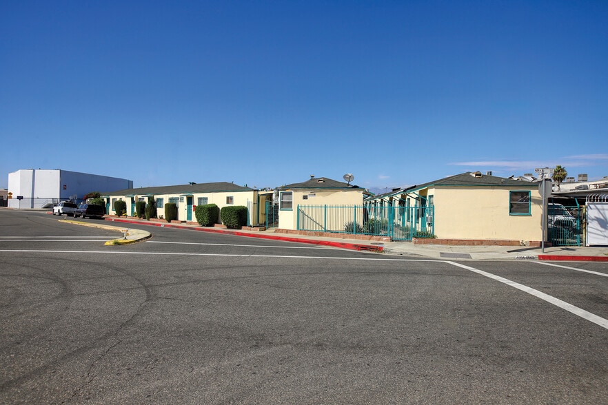 4001 E 52nd St, Maywood, CA for sale - Building Photo - Image 3 of 8