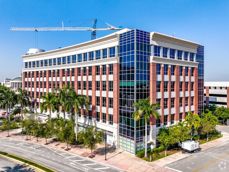 8333 NW 53rd St, Doral, FL à louer - Photo du bâtiment - Image 2 de 9