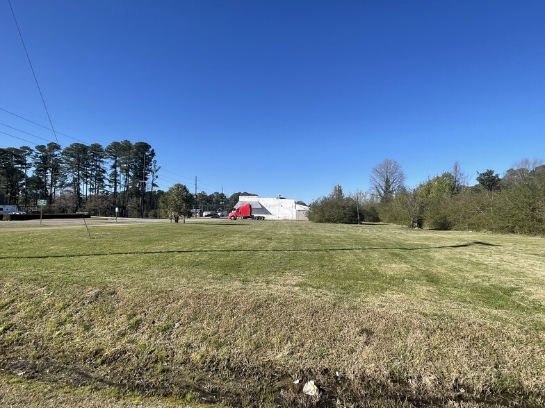 217 S Fairview Rd, Rocky Mount, NC for sale - Building Photo - Image 2 of 6