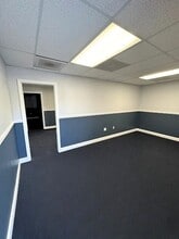 14219 Walsingham Rd, Largo, FL for lease Interior Photo- Image 1 of 4