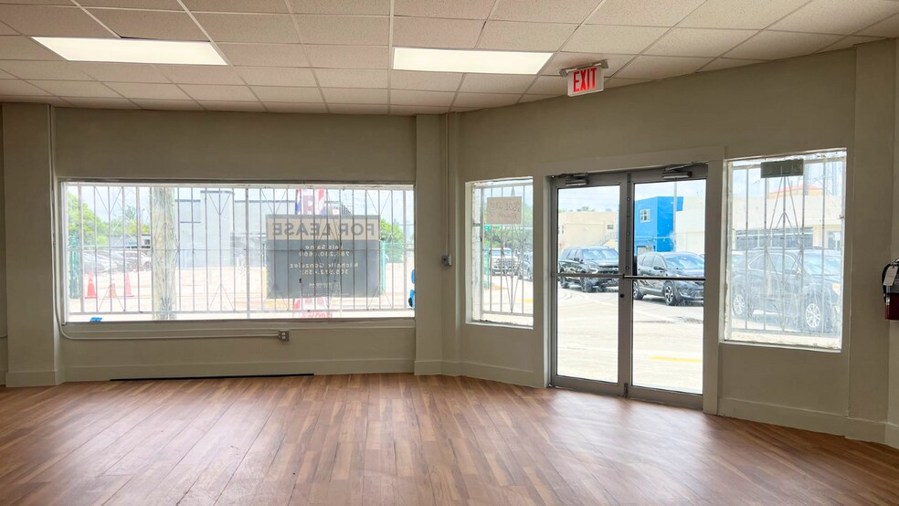 2601 W Flagler St, Miami, FL à louer - Photo du bâtiment - Image 3 de 5