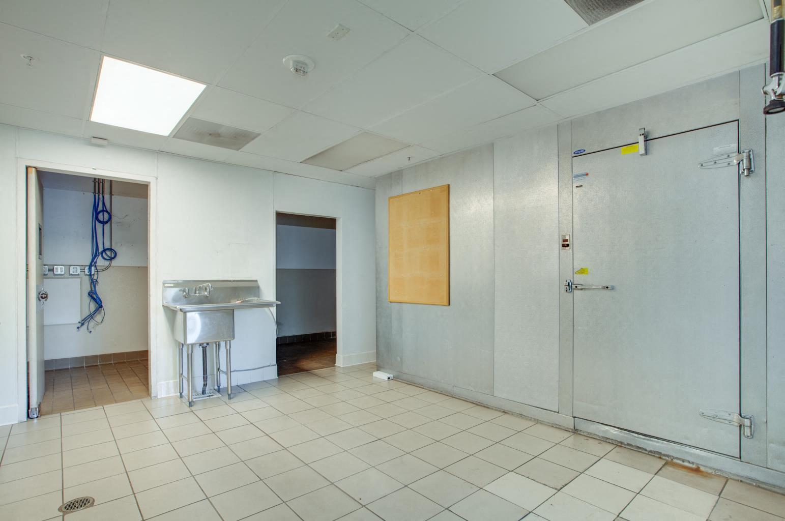 350 S Grand Ave, Los Angeles, CA for lease Building Photo- Image 1 of 22