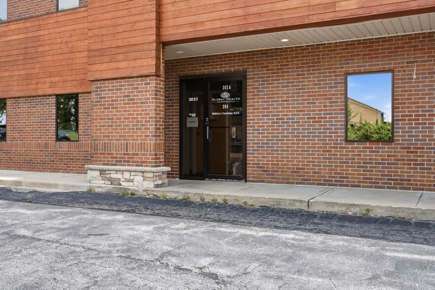 401 SW Ward Rd, Lee's Summit, MO for lease - Building Photo - Image 3 of 13