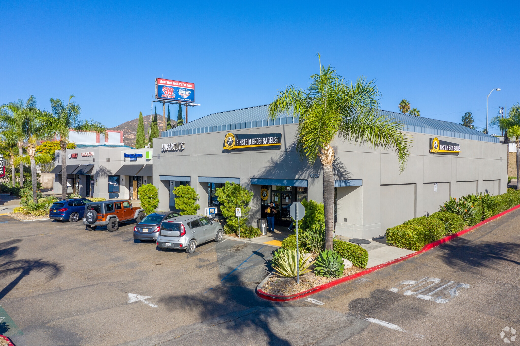 8736 Lake Murray Blvd, San Diego, CA à louer Photo principale- Image 1 de 5