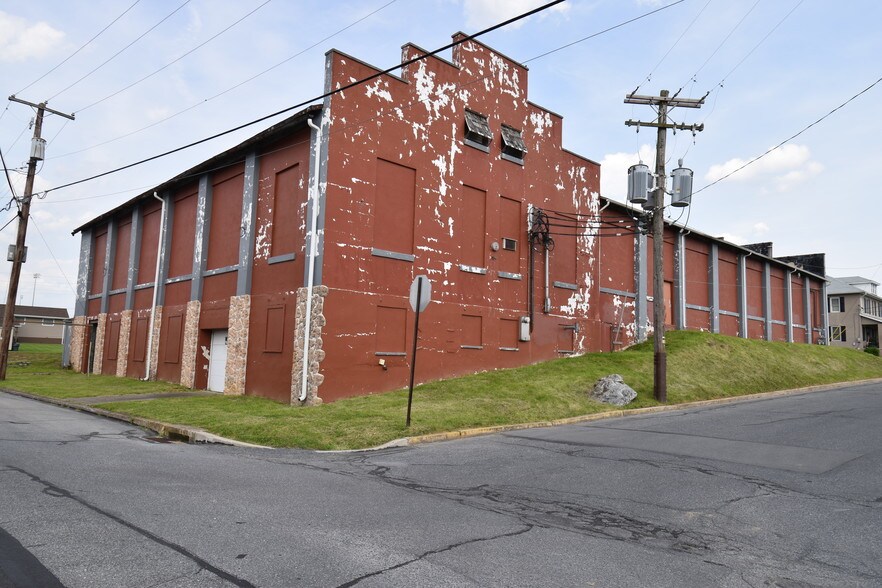 155 N 9th St, Coplay, PA à louer - Photo du bâtiment - Image 3 de 25